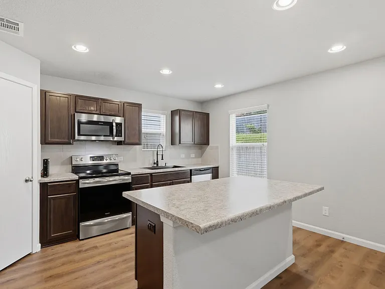9609 Sandy Ridge Way — Photo 8