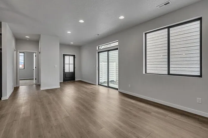2919 N Phoenix Ln — Photo 6