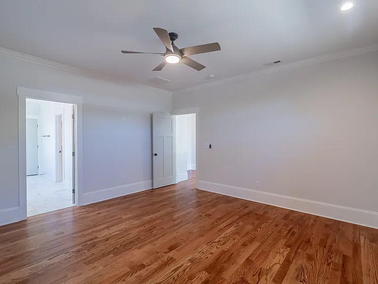 1005 State St — Photo 24