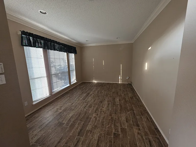 1820 Springmont Dr — Photo 6