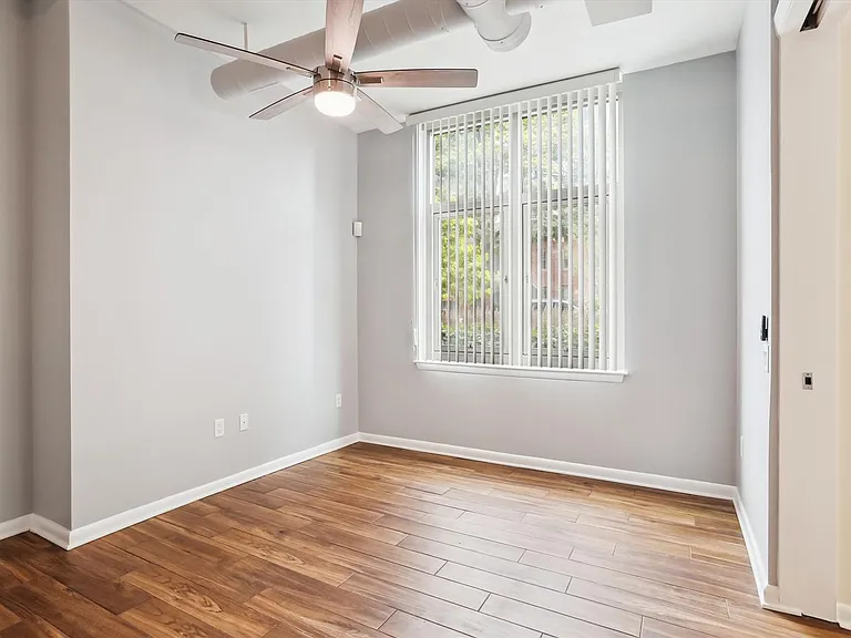 811 4th St NW #117 — Photo 10