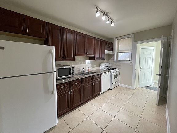 2nd image of 4948 N Christiana Ave #11555583