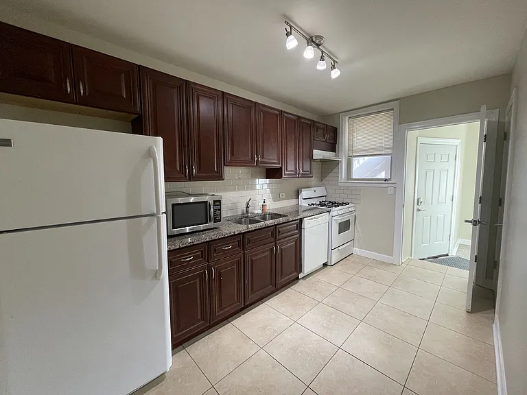 4948 N Christiana Ave — Photo 20