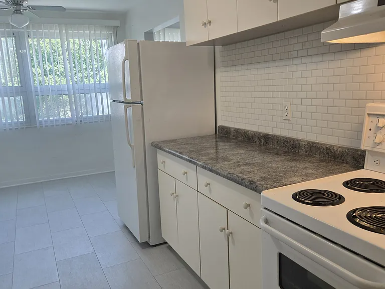 59 Empire St — Photo 3