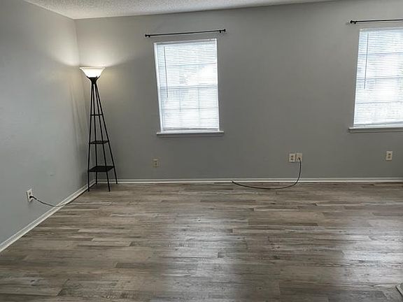 5th image of 1003 E Burleson St APT 1