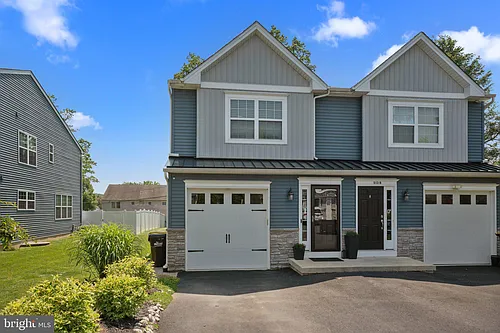 513 Arbutus Ave #A Photo 1 513 Arbutus Ave #A Photo 1