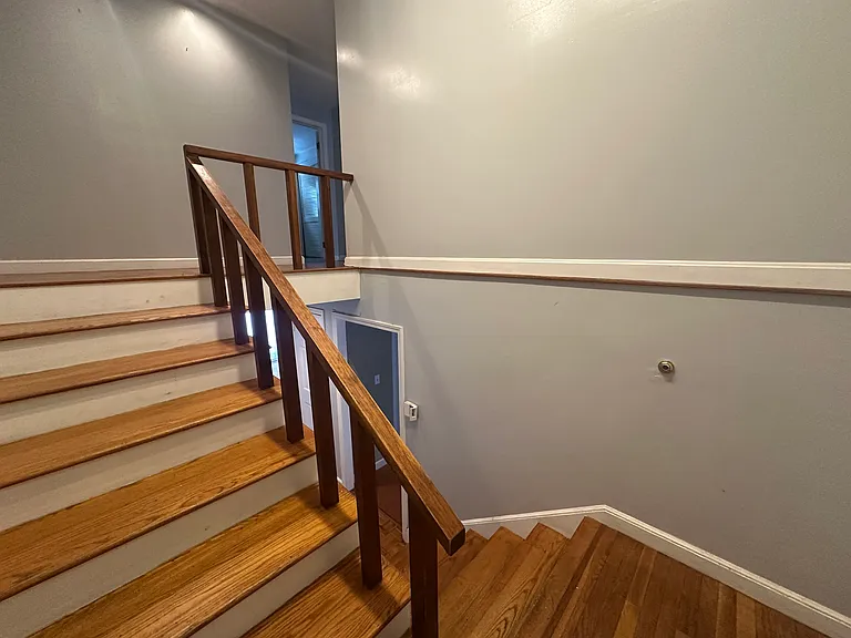 87 Phelps St — Photo 12