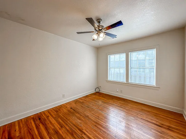 1009 S 25th St — Photo 7