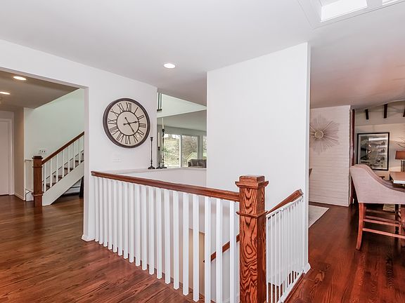 3rd image of 18 Larchmont St