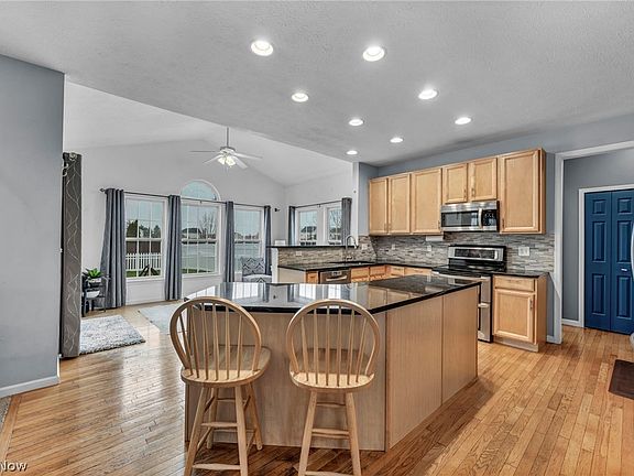 4th image of 37567 Stoney Lake Dr