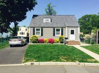 13 Hayes Ct, North Brunswick, NJ 08902