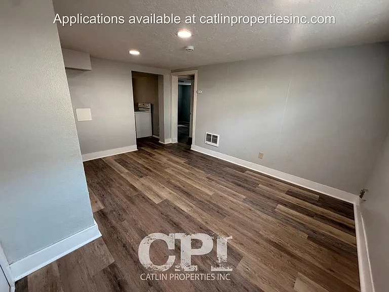 306 SW 3rd Ave — Photo 2