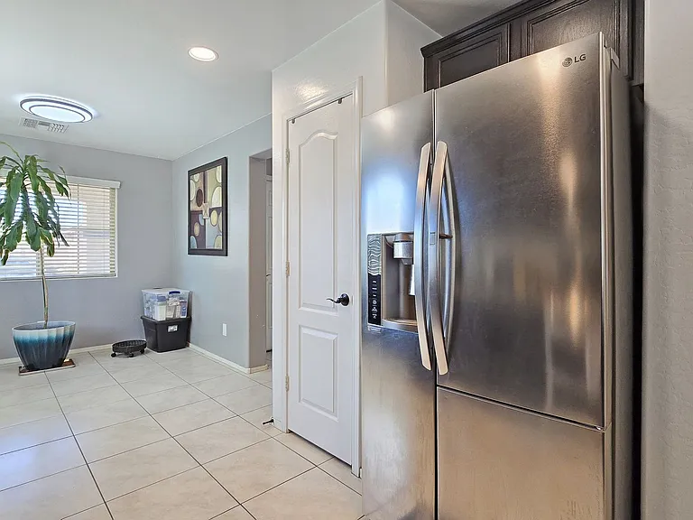 3913 S 185th Ln — Photo 12