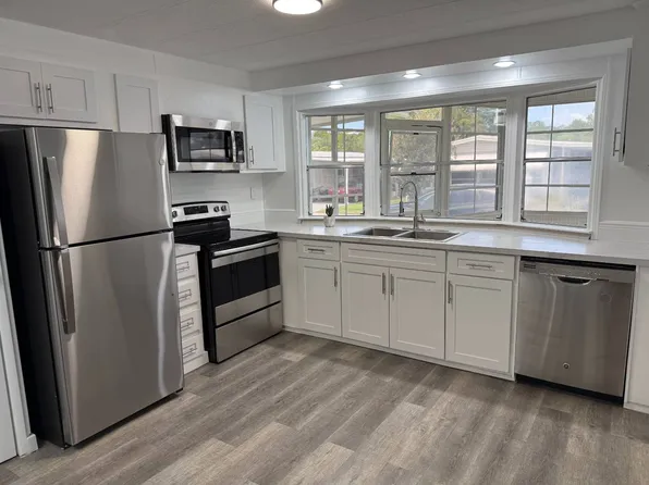 101 Queen Palm Dr, Naples, FL 34114