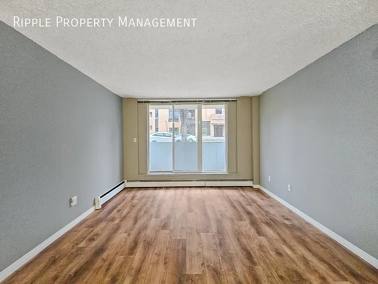 1337 13th Ave SW #211 — Photo 9