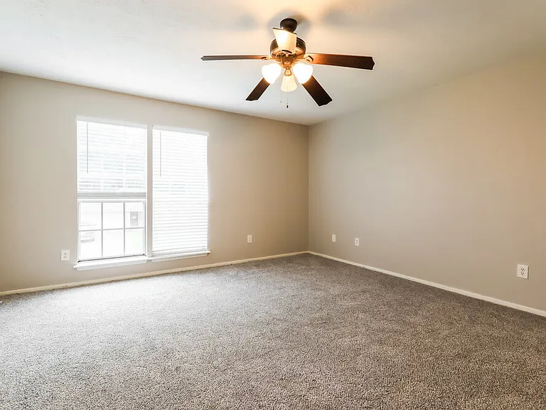 18903 Pine Trace Ct — Photo 12