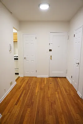 Rented by Harris Philip NYC | media 33