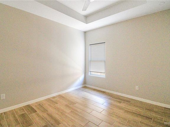 3rd image of 11002 N 33rd Ln #4
