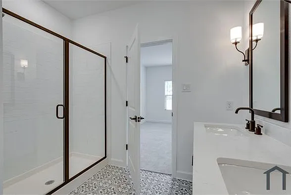 1412 Victoria St — Photo 17