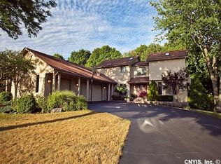4987 Stonegage Dr, Fayetteville, NY