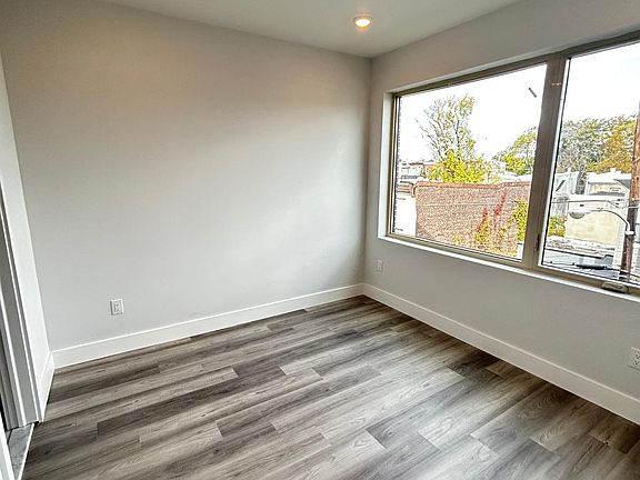 3rd image of 2326-28 N 9th St #202