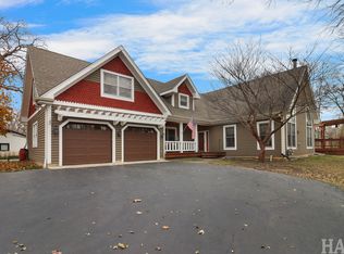 2837 Jackson Dr, Arlington Heights, IL