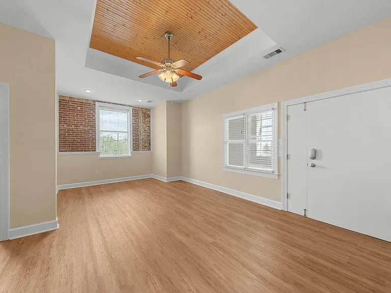 53 E Main St — Photo 2
