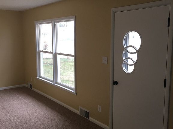 4th image of 3219 Allen St