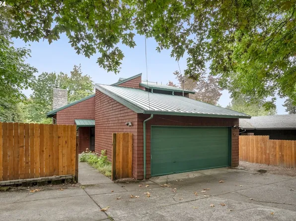 12233 SE River Rd, Milwaukie, OR 97222