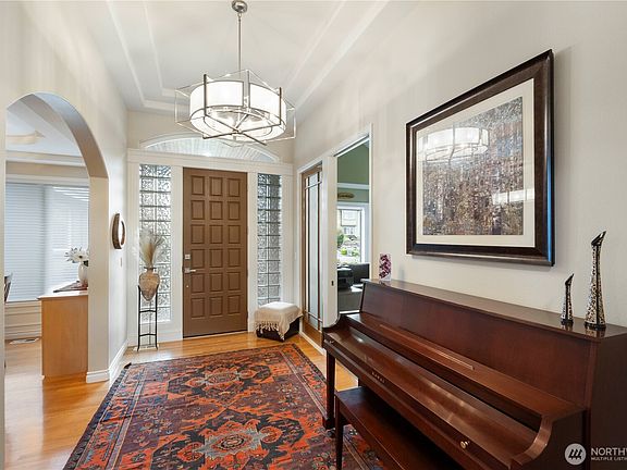 4th image of 2127 Davis Court NE