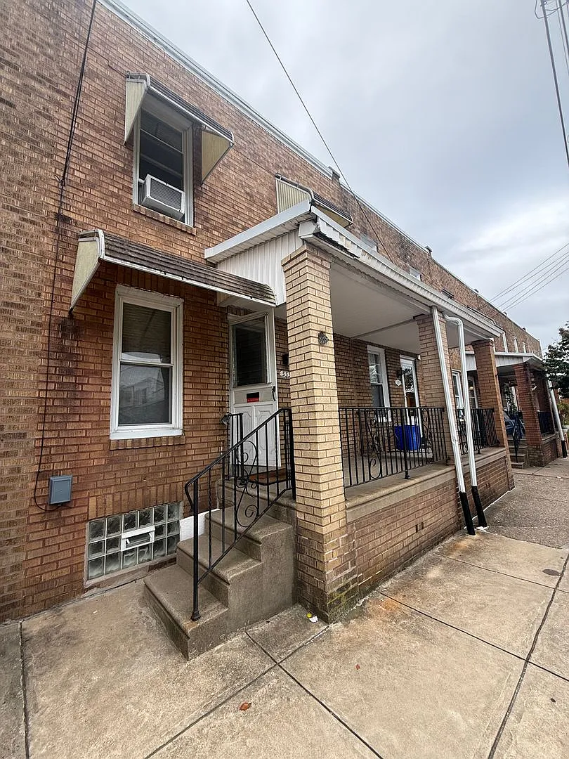 3399 Mercer St — Photo 2