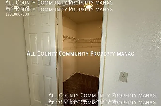 2277 Oak Ave — Photo 18
