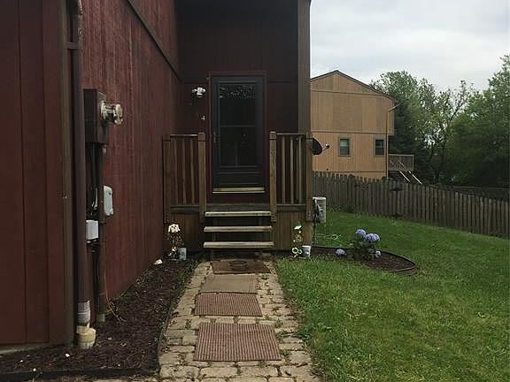 2nd image of 914 White Birch Ln