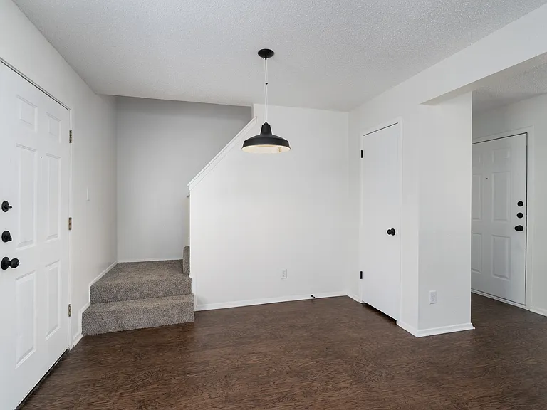 2909 W Slaughter Ln #B — Photo 12