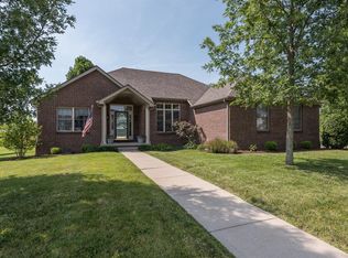 215 Honeysuckle Ln, Winchester, KY 40391
