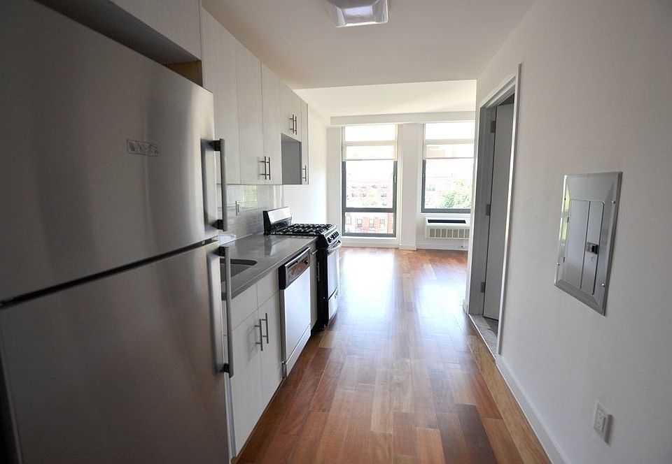 1st image of 321 E 3rd St #5D