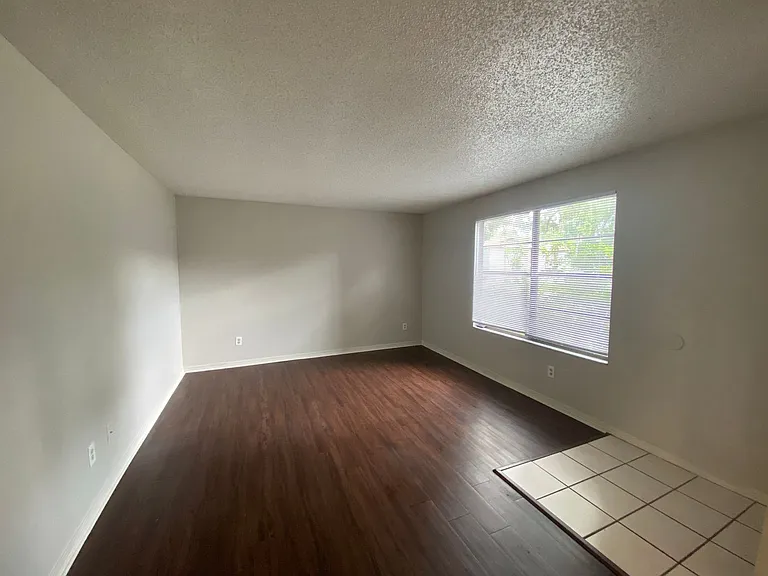 469 Crabapple Ct #B — Photo 5