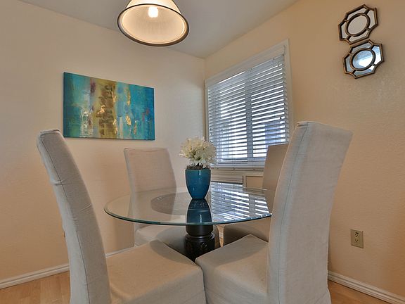 3rd image of 165 Monte Verano Ct