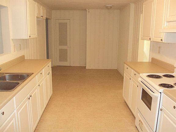 4th image of 2055 Kingsley Dr