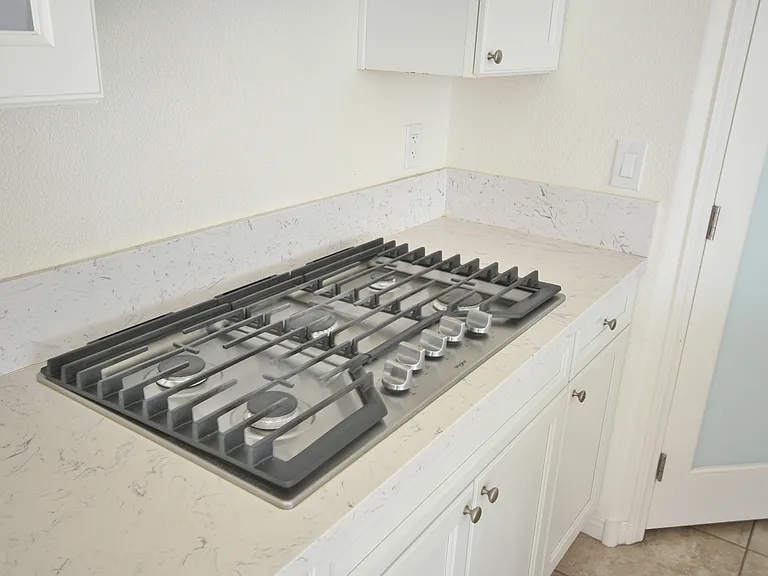 3041 Lake Como Ave — Photo 14