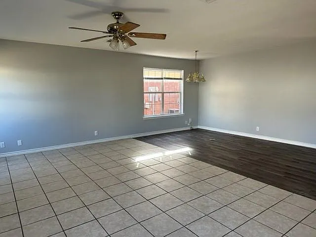 114 S Holly Ave — Photo 3