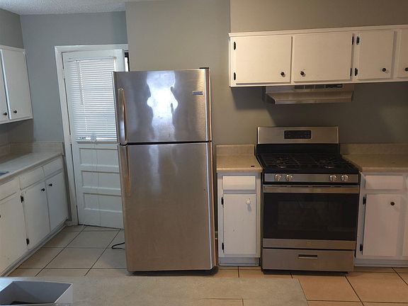 5th image of 4580 Lawrence Rd