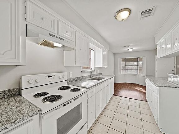 3rd image of 3002 Neches River Dr