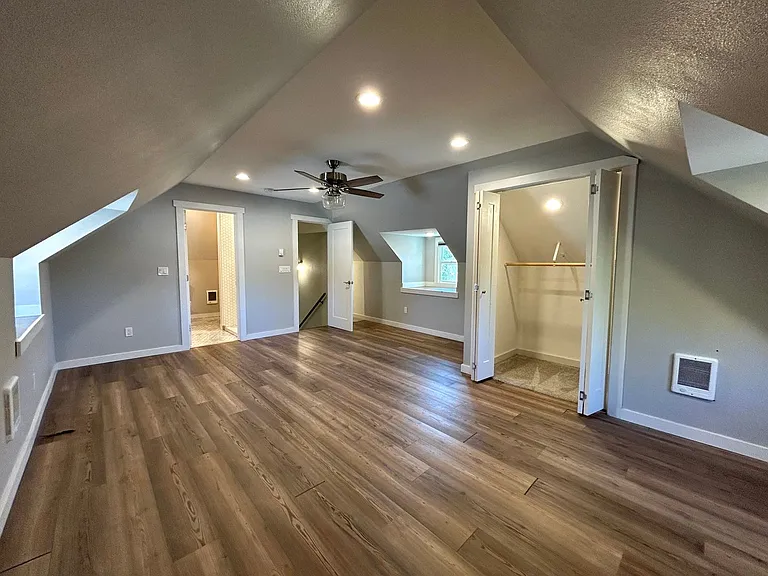 302 S Anderson St — Photo 12