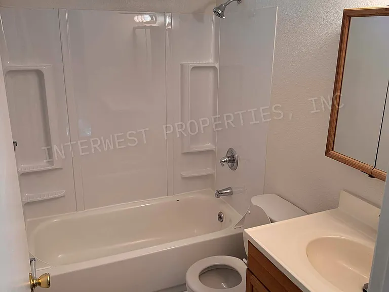 16705 NE Halsey St #108 — Photo 9