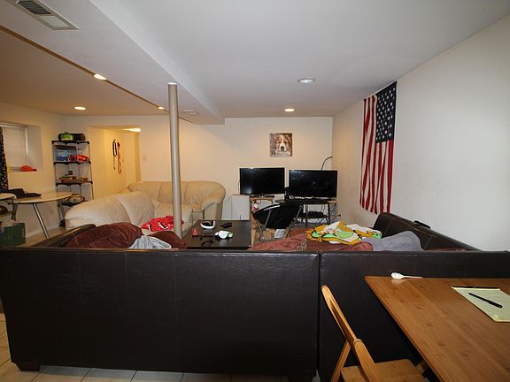 2nd image of 850 N Maplewood Ave #G