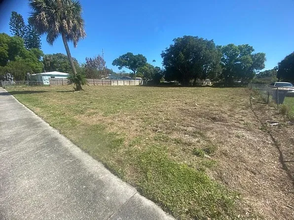 520 N 20th St, Fort Pierce, FL 34950
