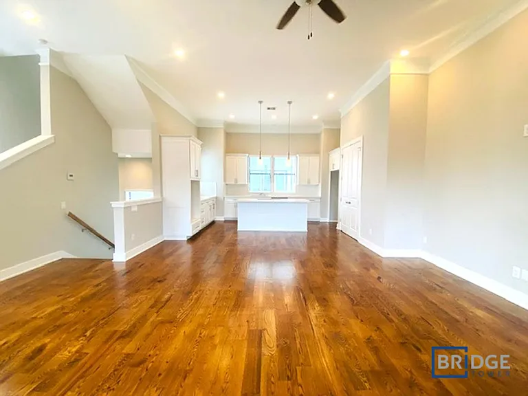 2202 Arabelle St — Photo 8