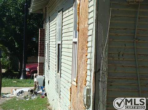 3rd image of 1101 E Humbolt St