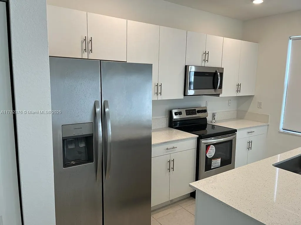 3 bed, 2.5 bath, 1514 sqft, $2,850 — Photo 4